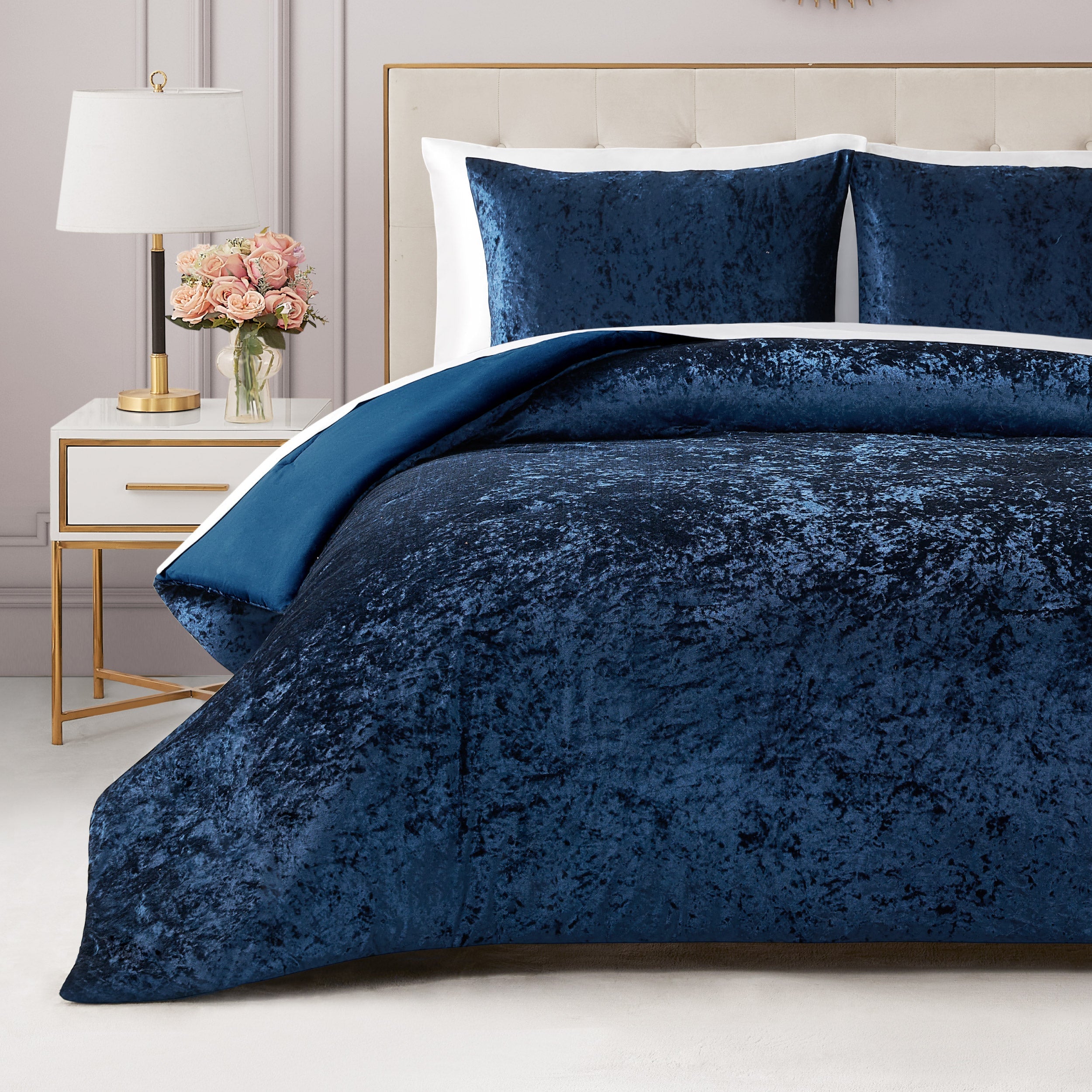 ジューシークチュール　シーツセット　juicy couture Crushed Velvet Comforter Set - Juicy Couture