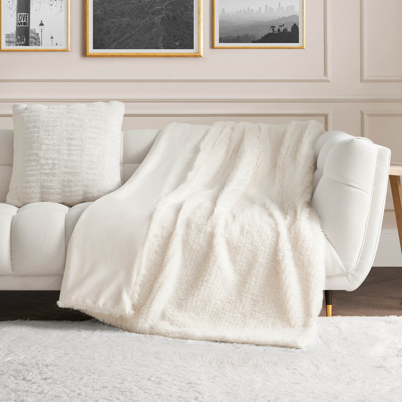 Eyelash Faux Fur Blankets - White - Juicy Couture