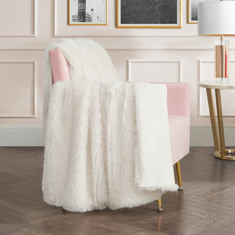 Eyelash Faux Fur Blankets - White - Juicy Couture