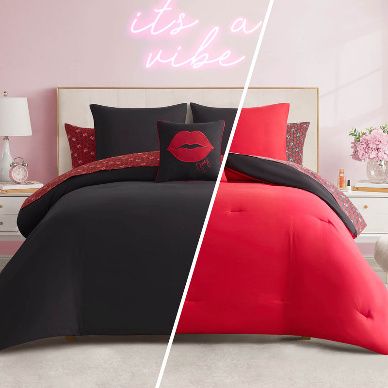 Cheetah Rebel Lips Solid Reversible Bed in a Bag Bedding Set