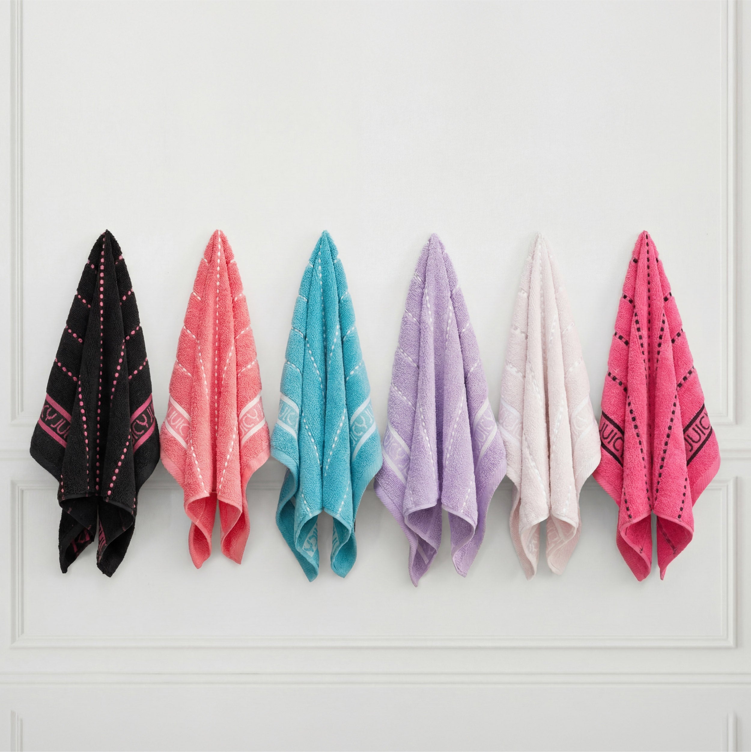 Plush Stripe Bath Towel Set – Juicy Couture